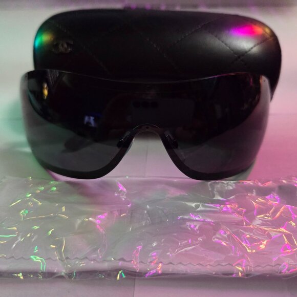 Chanel Black Quilted Leather Shield Sunglasses/Grey Lenses - 4155Q - Never Worn - Picture 6 of 15